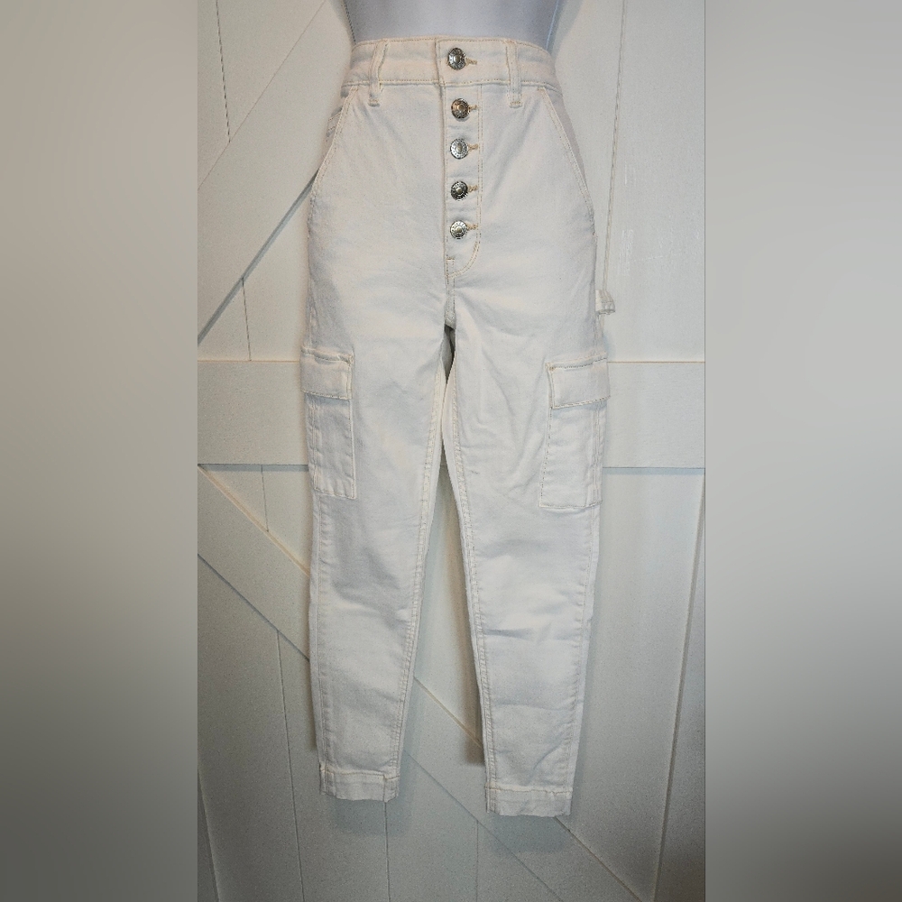 American Eagle Outfitters White High Rise Cargo Button Fly Jeans Women’s Size 6